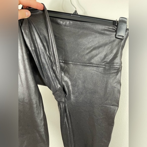 Spanx Shape Black Faux Leather Leggings Size M - Picture 8 of 15